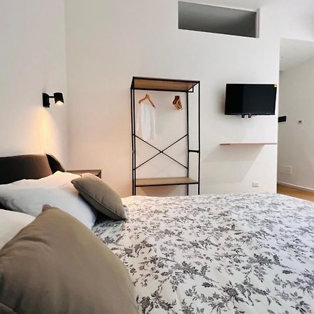 Finella Charming Rooms Bari Exterior foto
