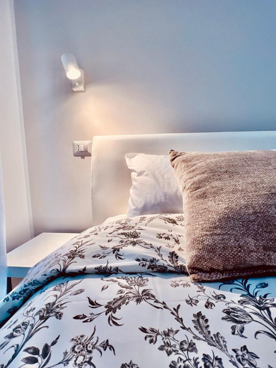 Finella Charming Rooms Bari Exterior foto